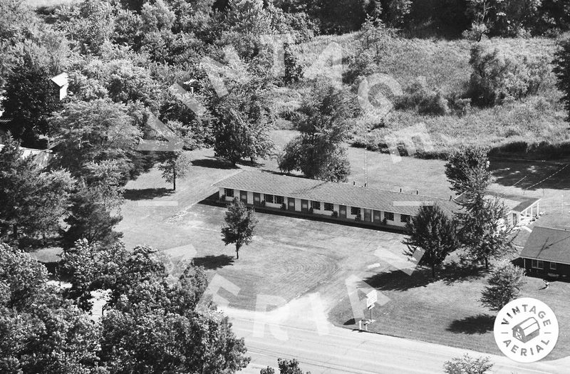 Grandview Inn & Suites Howell (Grand View Motel) - 1982 Aerial